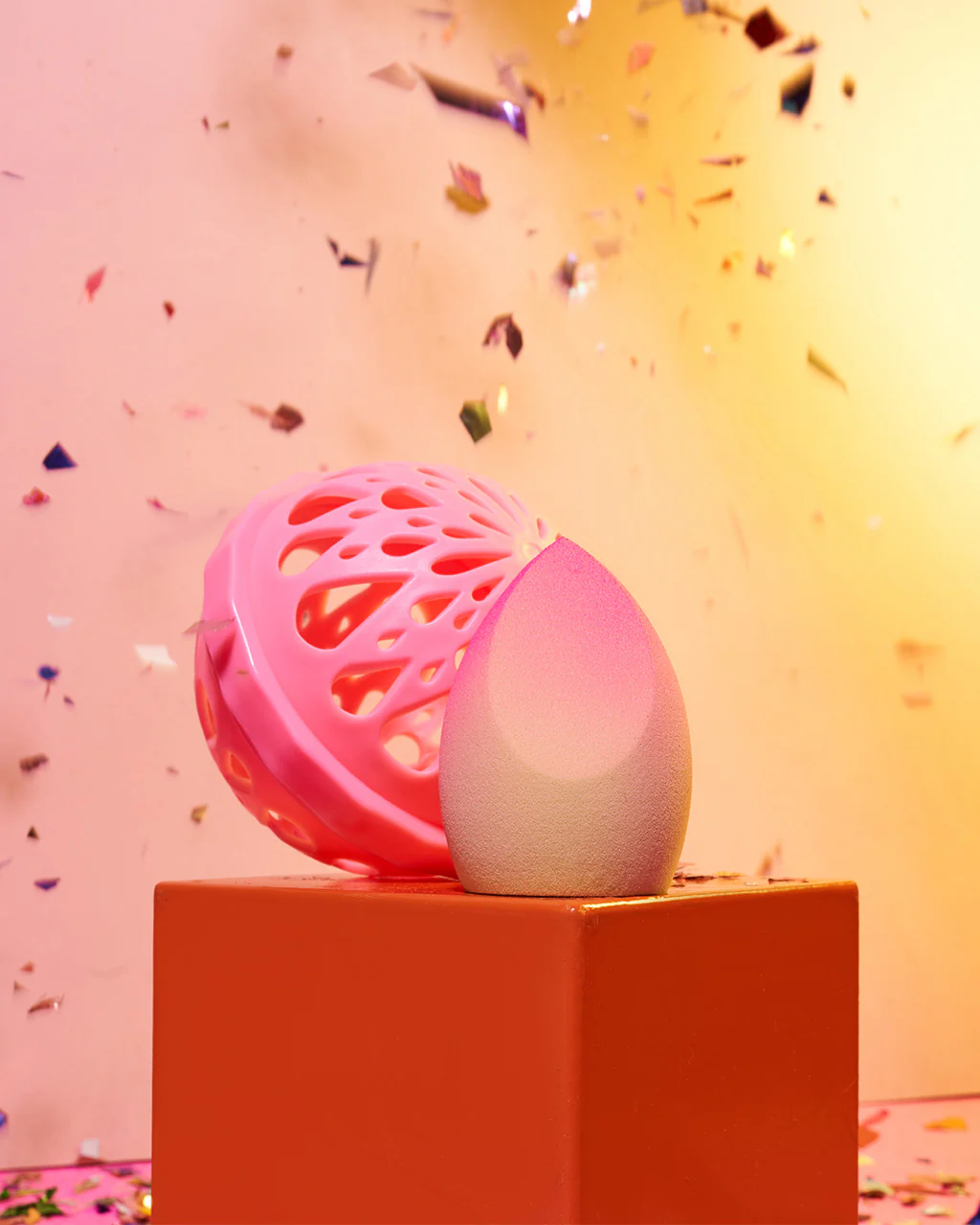 Festivities Makeup Sponge - Image 4